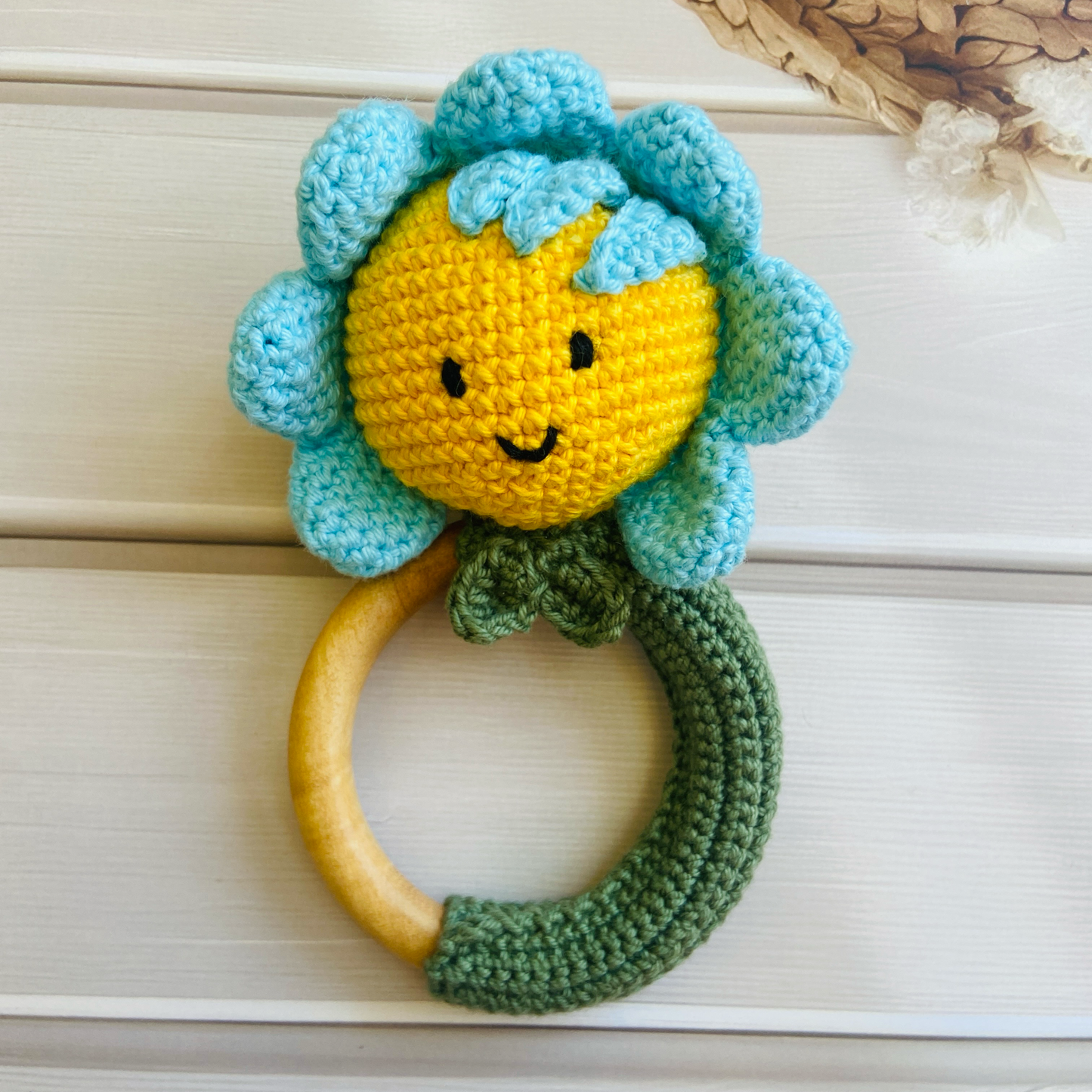 Handmade Daisy Rattle Teether (Yellow&Blue)