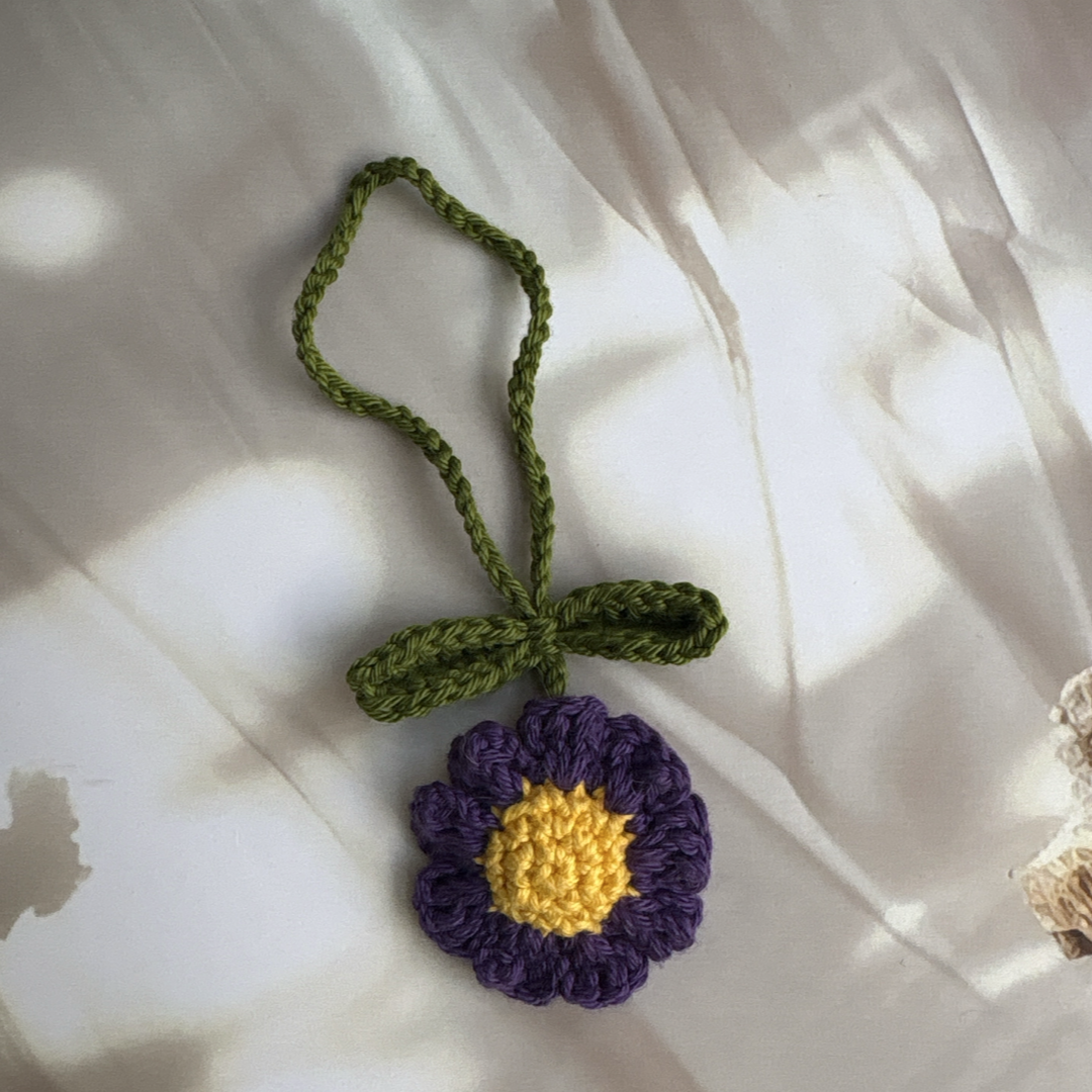 Daisy Bag Charm (small)