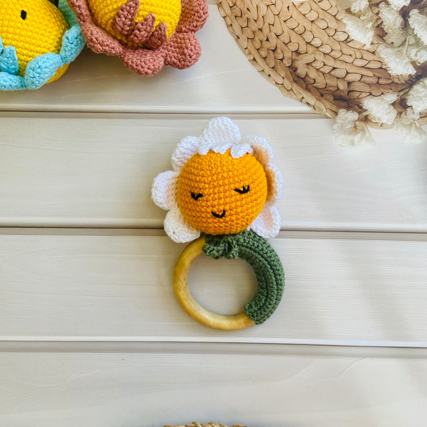 Handmade Daisy Rattle Teether (Mustard&White)