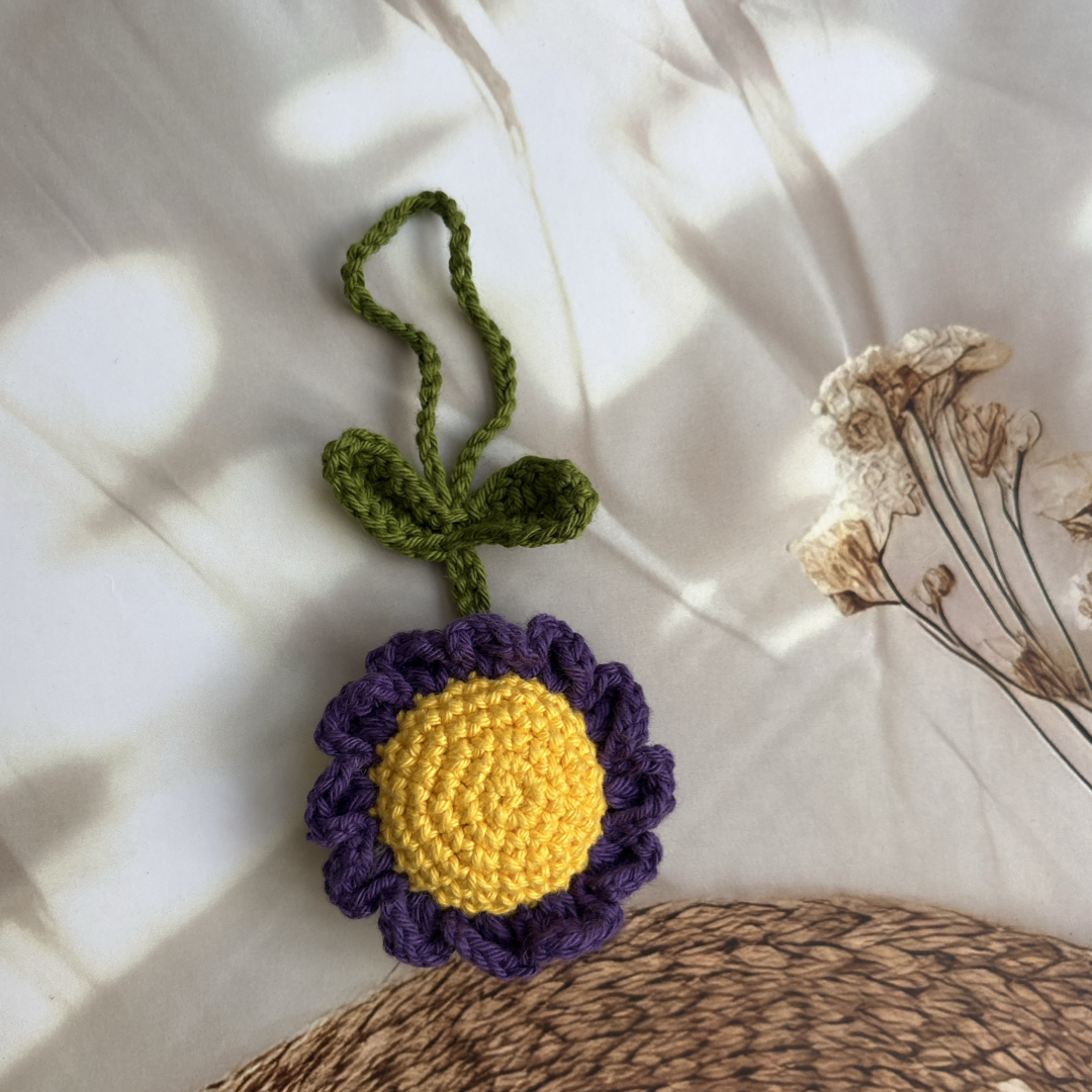 Daisy Bag Charm (large)